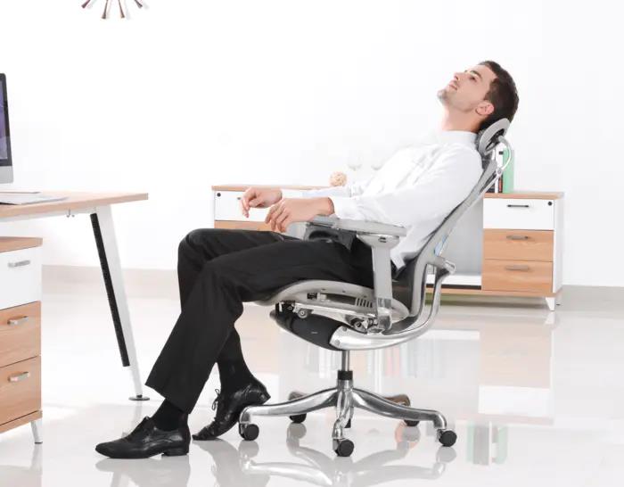 人體工學椅讓你保持好“姿勢”，拯救你的老腰病